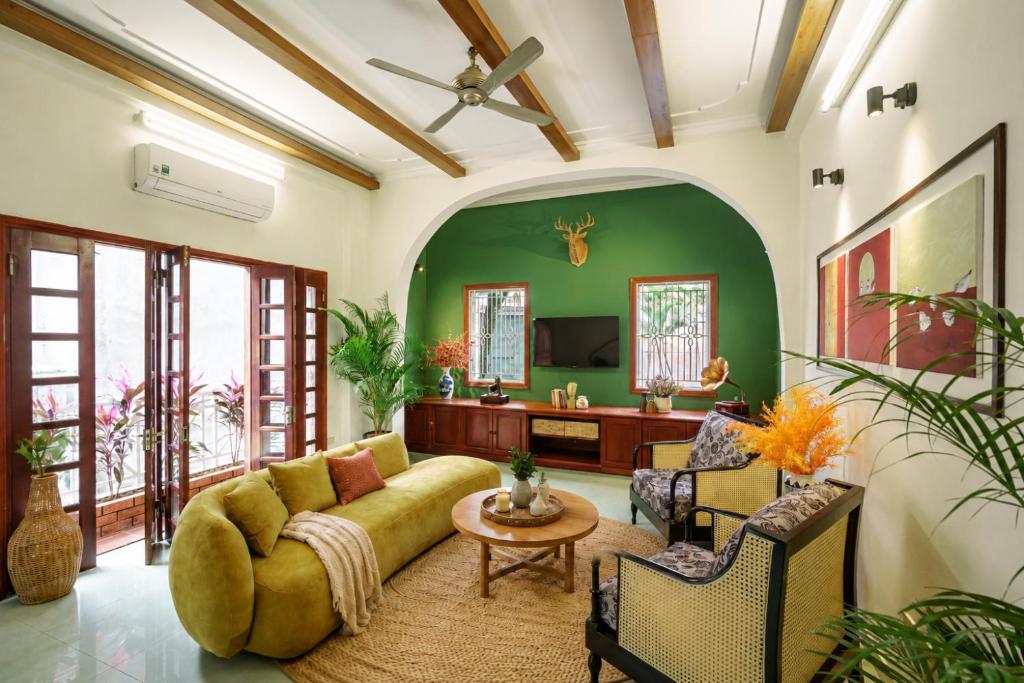 House of Comfort - 3 BR & 3 baths - 1' to Hoan Kiem Lake & Old Quarter – Hanoi